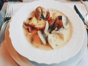 Authentic New England Clam Chowder RecipeAuthentic New England Clam Chowder Recipe