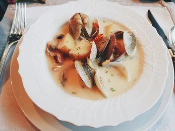 Authentic New England Clam Chowder RecipeAuthentic New England Clam Chowder Recipe